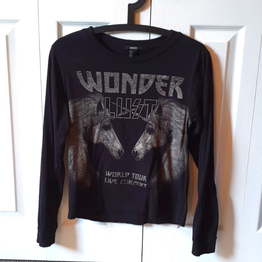 NWT Forever 21 Long Sleeve Graphic T size  S